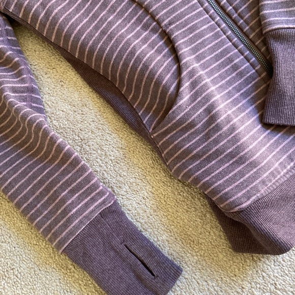 Lululemon full zip jacket, size 4, excellent condition - Picture 3 of 3